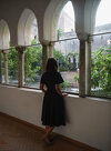 Чорна лляна жіноча сукня зі спідницею-полусонце та рукавами-крильцями