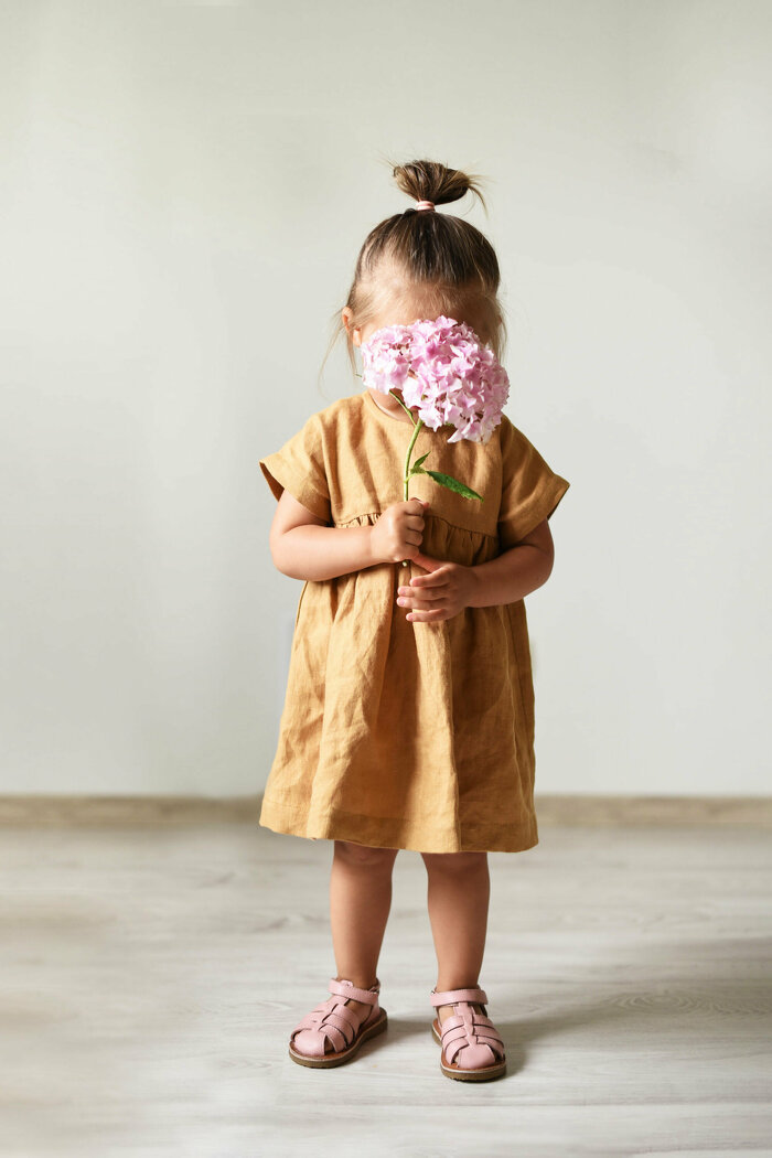 Лляна дитяча сукня вільного крою с цільнокроєним рукавом