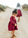 Лляна дитяча сукня вільного крою з довгим цільнокроєним рукавом