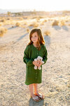 Зелена лляна дитяча сукня з кишенями